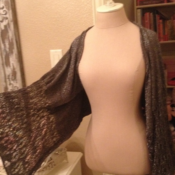 Bcbg shawl with sleeves