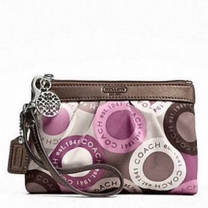 ✨NEW✨ Authentic Coach Wristlet