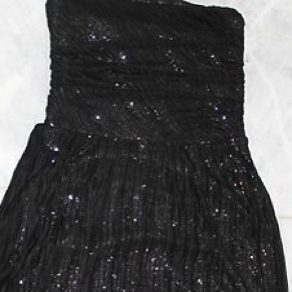 Dress - Picture 3 of 4