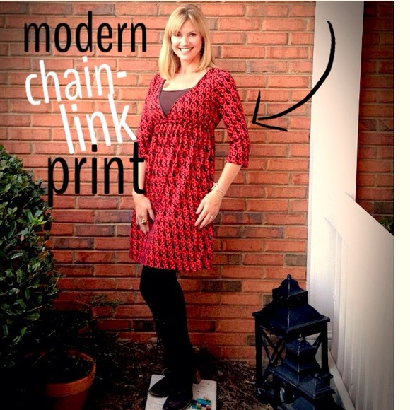 📦SOLD IN BUNDLE!📦Red/ blk chain link print dress