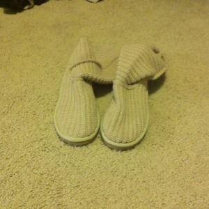 Pair of size 7 Skechers boots