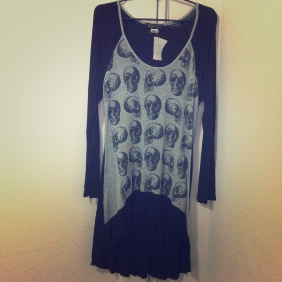 Hi-low skull top