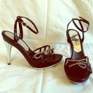 ✨REDUCED✨Lasonia rhinestone heels