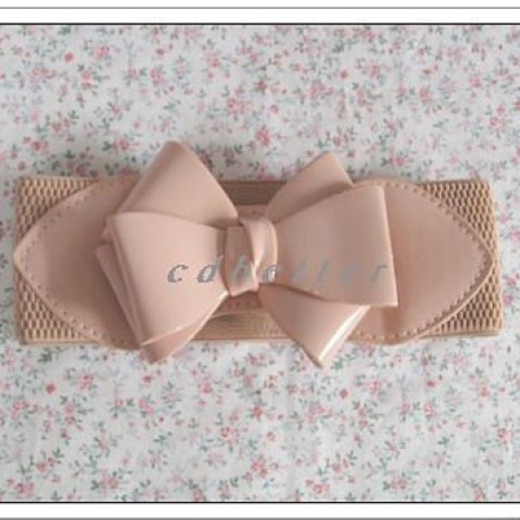 SOLD** Nude pink bow belt