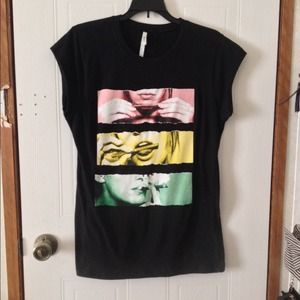 Rolling a blunt shirt