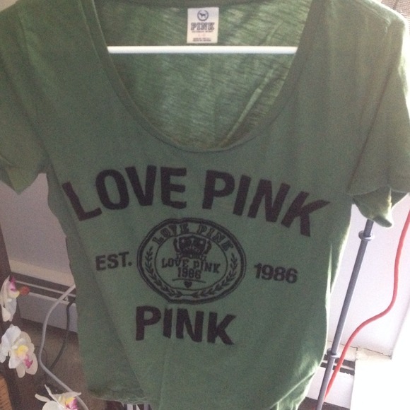 VS Pink tshirt.  SOLD!!!!!