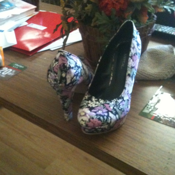 Flower pumps - Picture 3 of 4