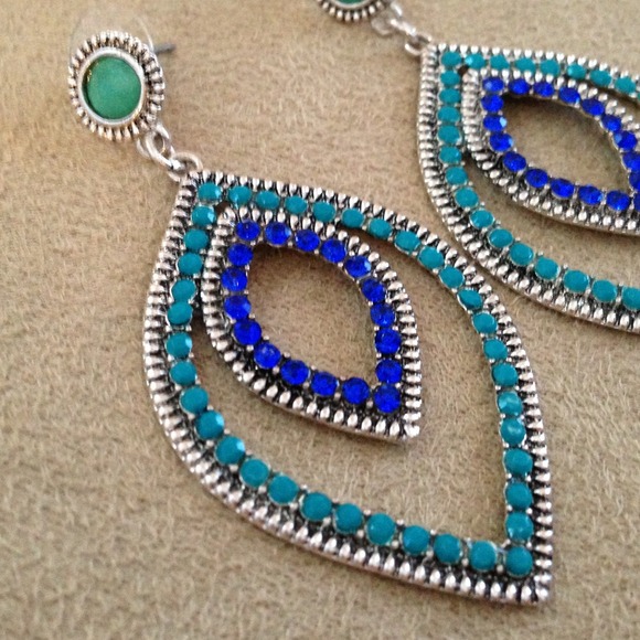 🎉Host Pick🎉Blue/Teal Drop Earring - Picture 3 of 3