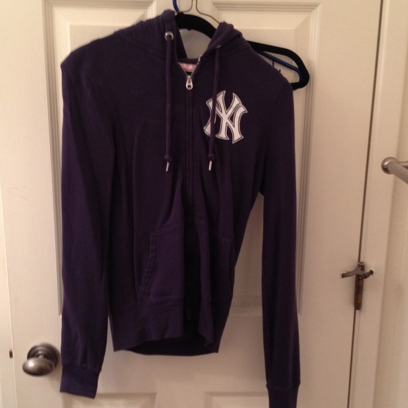 ✖️✖️✖️SOLD✖️✖️Victoria secret PINK yankees sweater