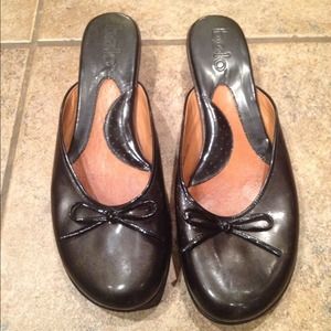 $7 WOW! Bolo Black Flats ladies size 8. Like new!