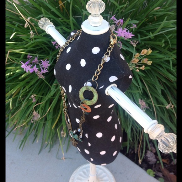 Necklace💚SOLD THIS ONE IN BOUTIQUE💚ONLY 2 left - Picture 2 of 2