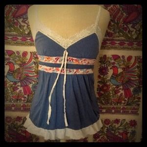 cute hollister tank!