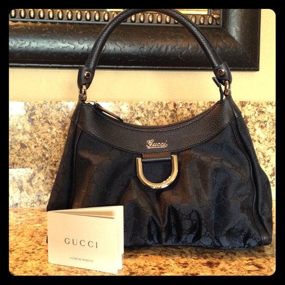 **RESERVED til 09/30--AUTHENTIC Black GUCCI D Ring