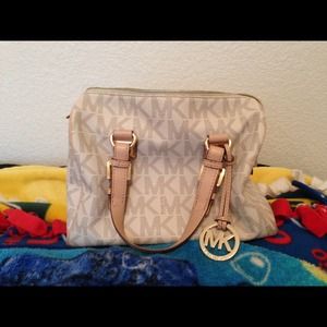 Michael Kors Vanilla Grayson 💯 Authentic
