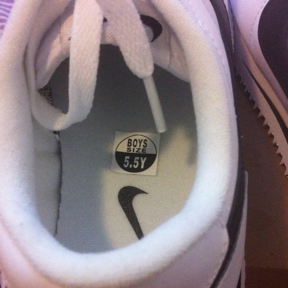 Nike Cortez Classic Boy Shoes - Picture 4 of 4