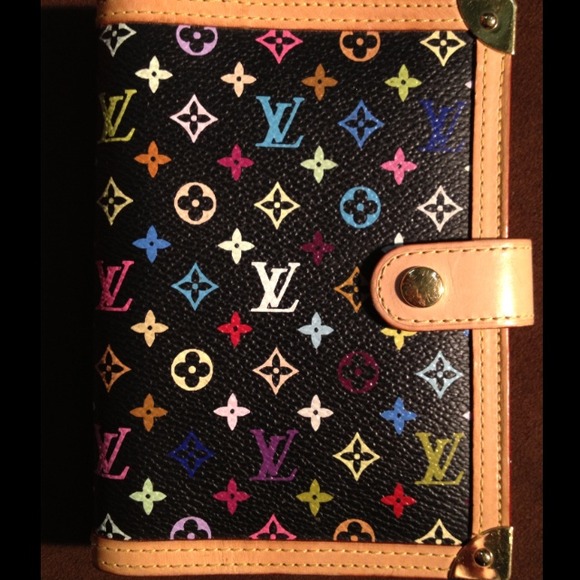 Louis Vuitton Accessories - Additional Pics of Agenda