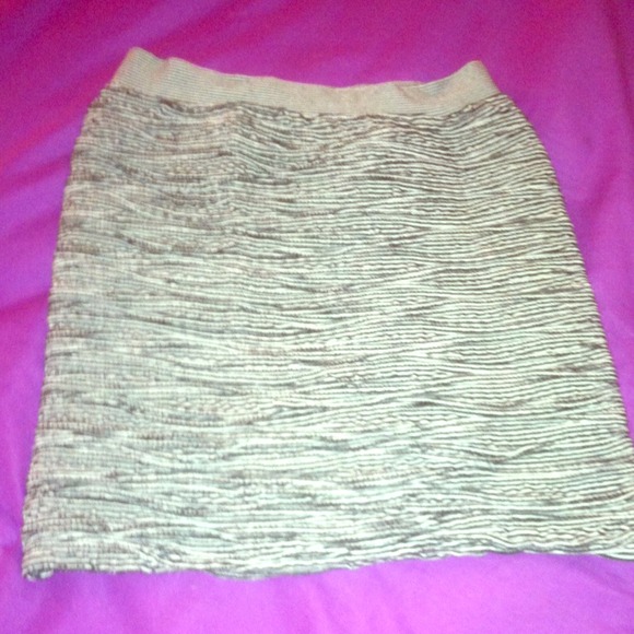 White and black pencil skirt