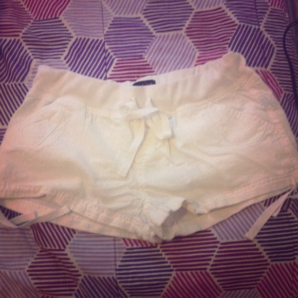 White short - Picture 1 of 1