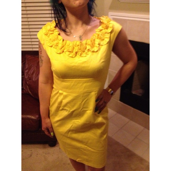 ๐YELLOW MAGGY LONDON DRESS - BRAND NEW!๐ - Picture 2 of 4