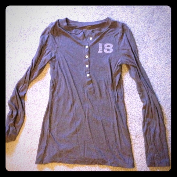 ✋🚫TRADED🚫✋Grey long sleeved shirt