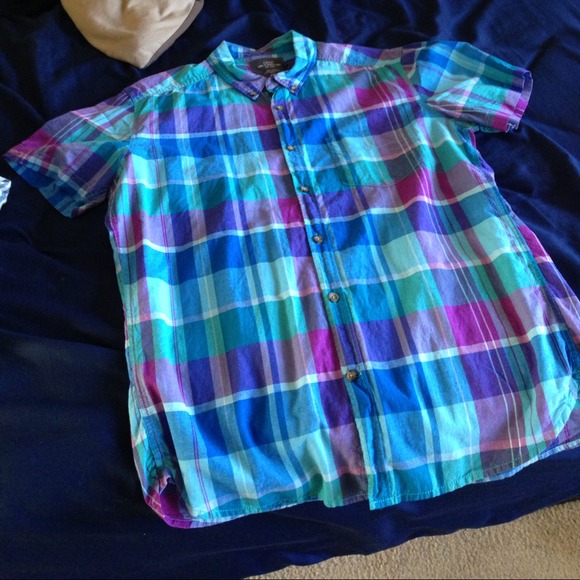 H&M plaid shirt. - Picture 3 of 4