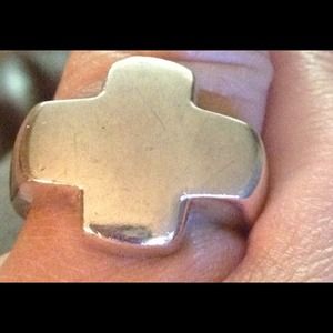 Sterling silver cross ring. Size 7