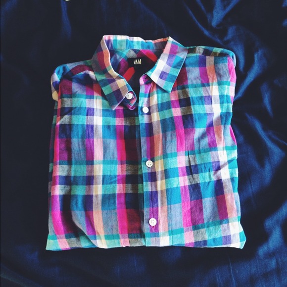 H&M plaid shirt. - Picture 1 of 4