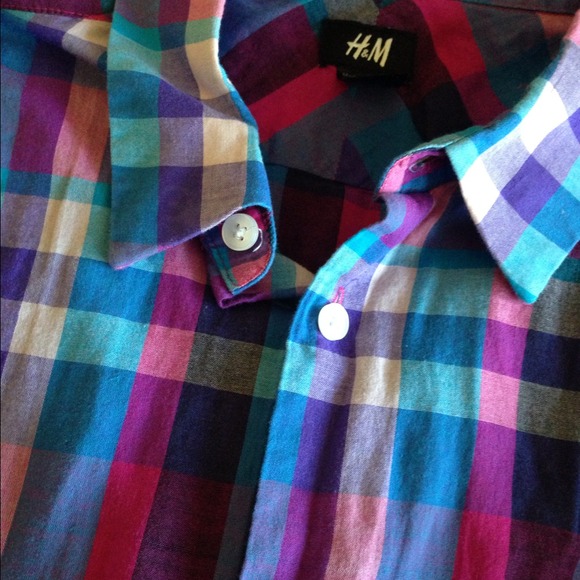 H&M plaid shirt. - Picture 4 of 4