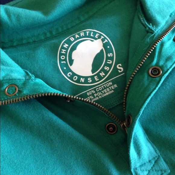 Thick hunter green shirt. - Picture 2 of 4