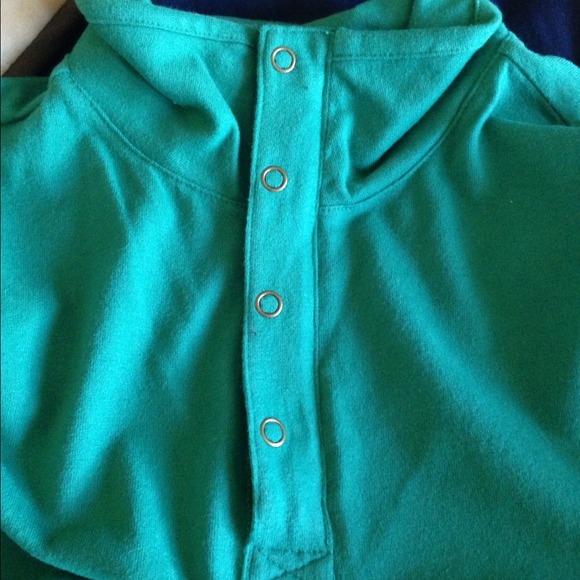 Thick hunter green shirt. - Picture 4 of 4
