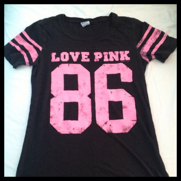 ❌SOLD❌ Pink by Victoria Secret tee