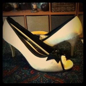Classic Bowtie Pumps