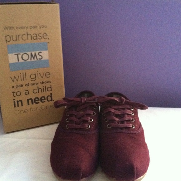 TOM'S shoes