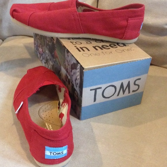 Red Canvas Women's Classic Toms