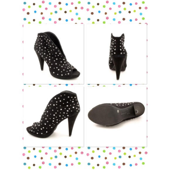 🚫SOLD🚫💎INC Tiara Platform Booties💎