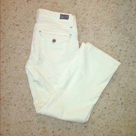 Paige Jeans white capris size 26