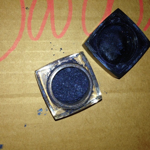 Elf - Picture 2 of 2