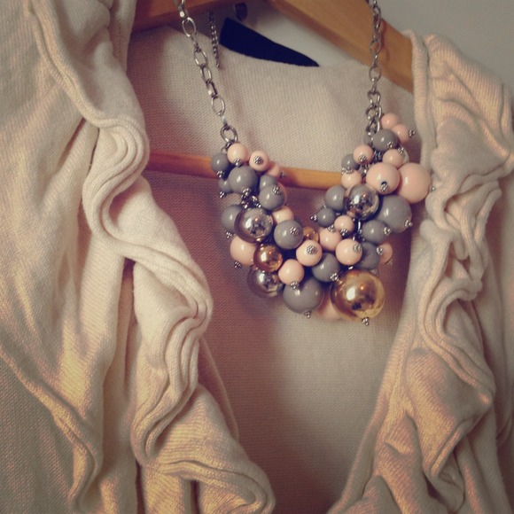 Off white ruffle cardigan - Picture 2 of 4