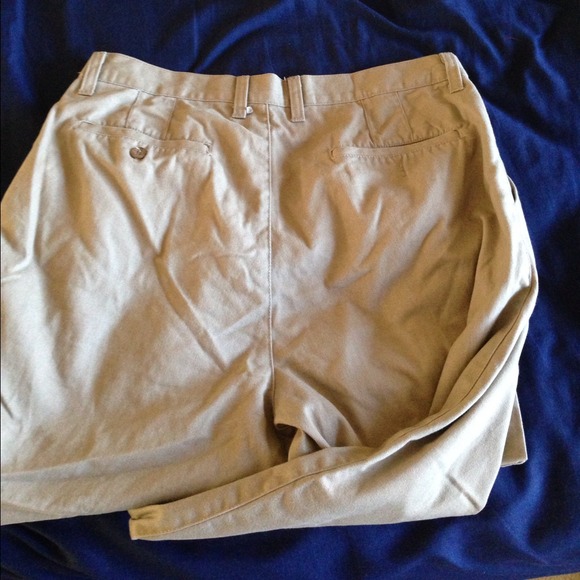 Khaki pants. - Picture 3 of 4