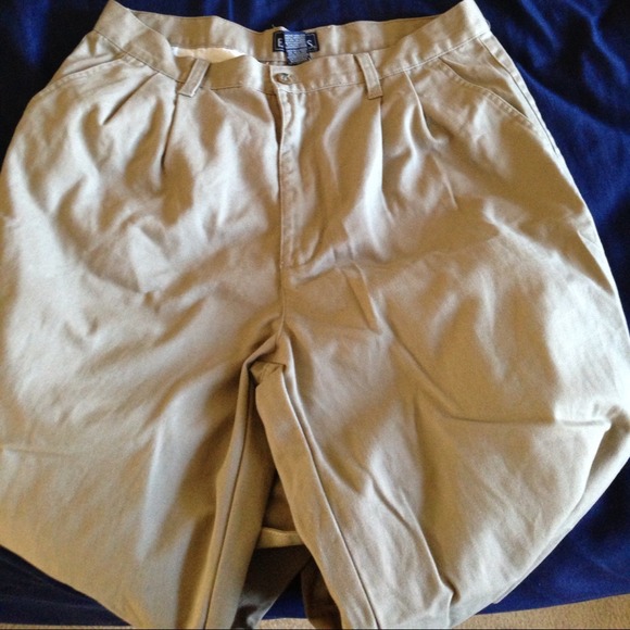 Khaki pants. - Picture 4 of 4