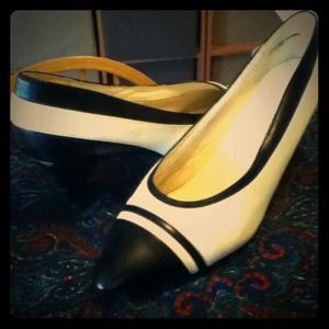 Classic black and white pump