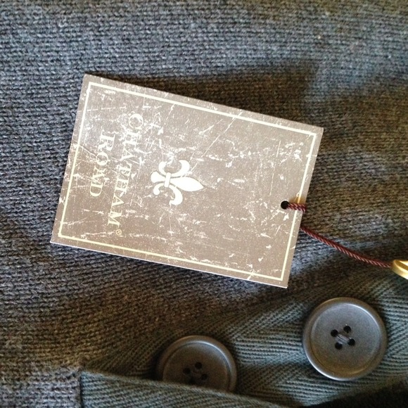 Thick grey sweater. - Picture 3 of 4