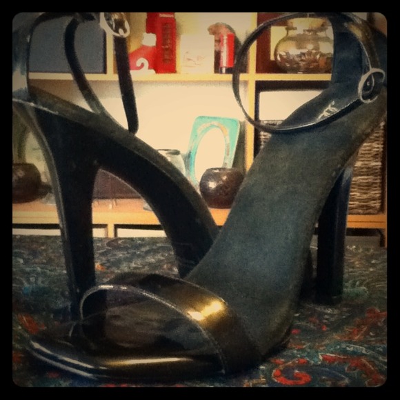 Sexy black heel