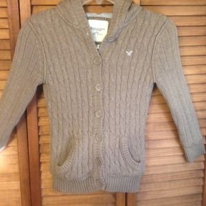 A well lined cotton American Eagle sweater