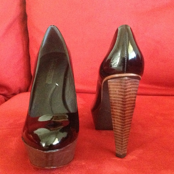 BCBGMaxAzria Shoes - Black all leather pumps✅ PRICE✂$35