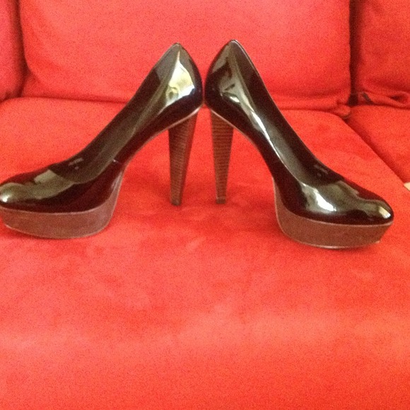 Black all leather pumps✅ PRICE✂$35 - Picture 4 of 4