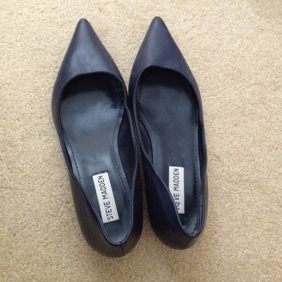 Navy Steve Madden pointed shoes