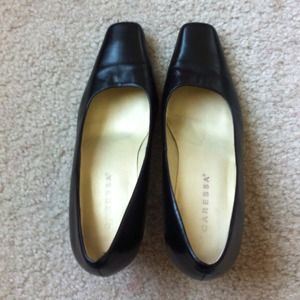 PRICE REDUCTION. Comfy leather low heel shoes