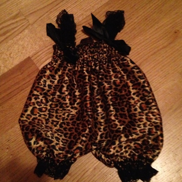 🚫Sold🚫baby girl cheetah print romper 0-6 months