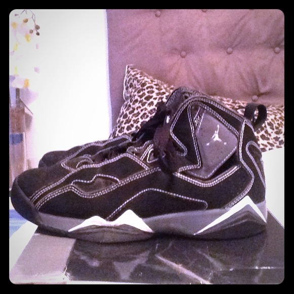 Black jordans
